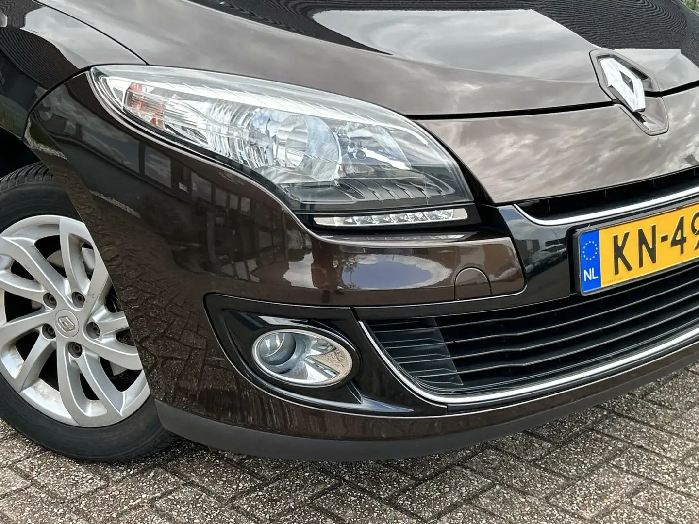 Renault Megane Estate 1.2 TCe Collection BJ`12 NAVI Cruise Climat Bruin - 2