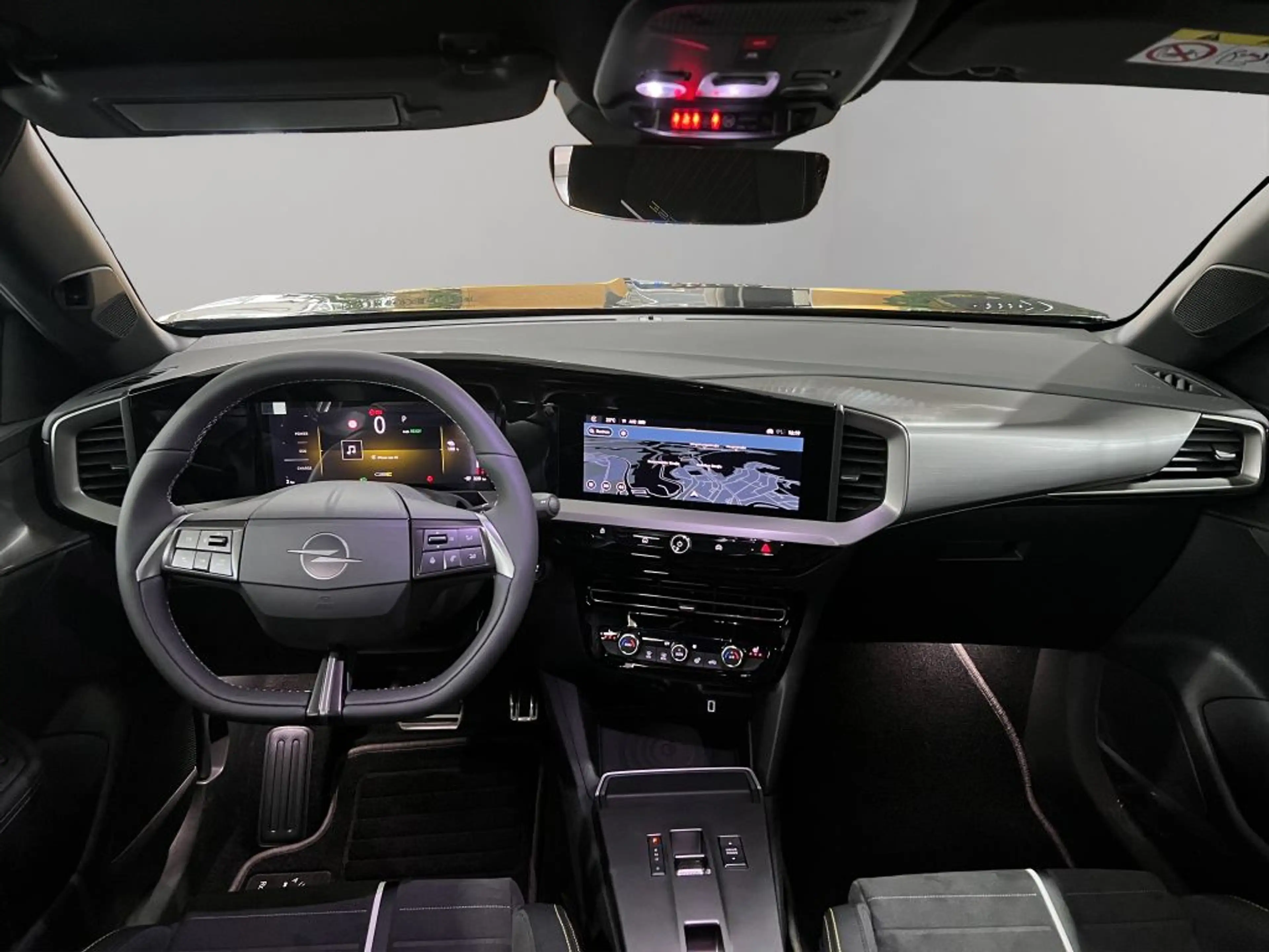 Opel Mokka-E GSE — photo 11