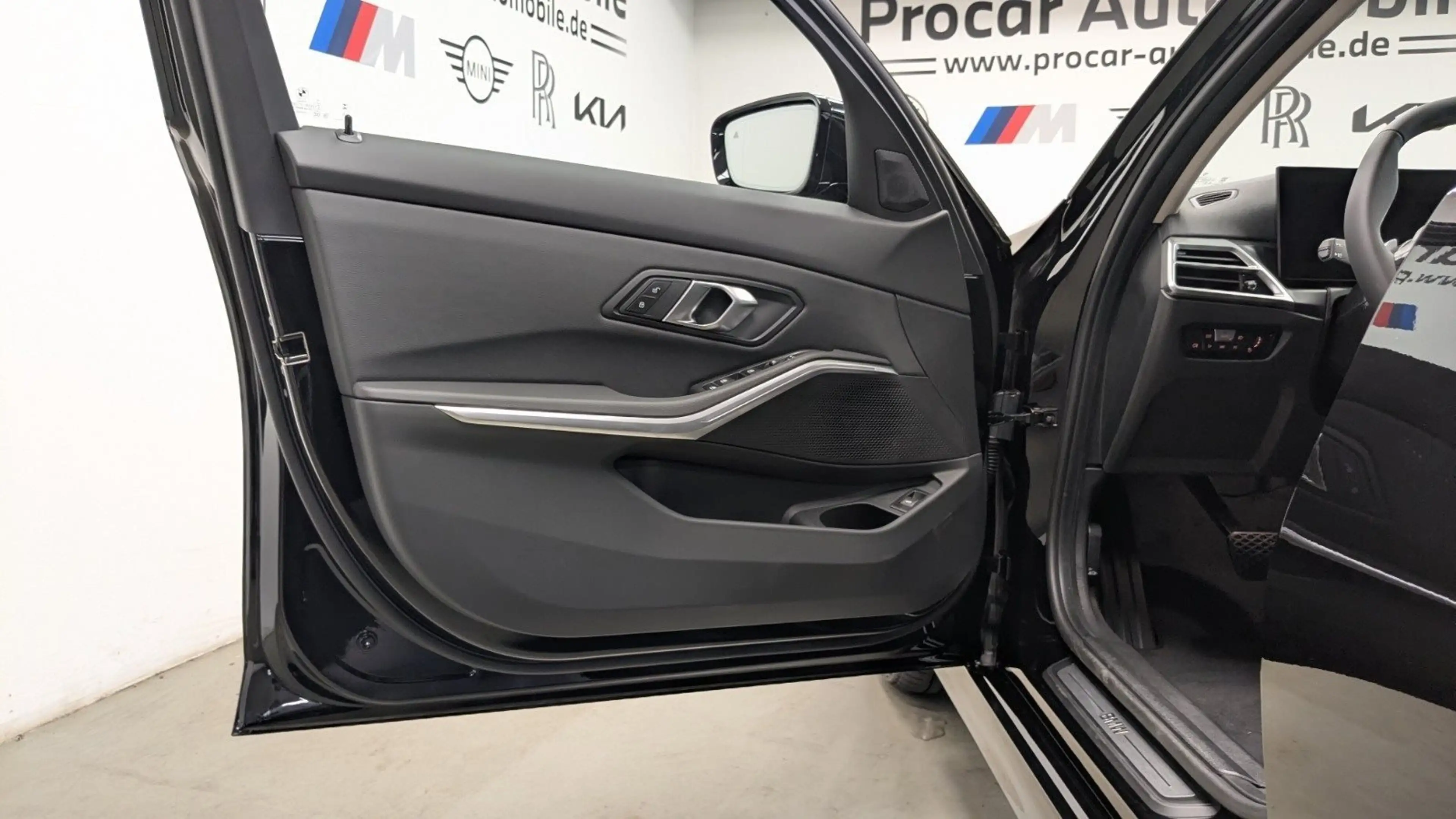 BMW 318 d Touring ACC RFK NAVI LED Sound Syst. DAB — photo 13