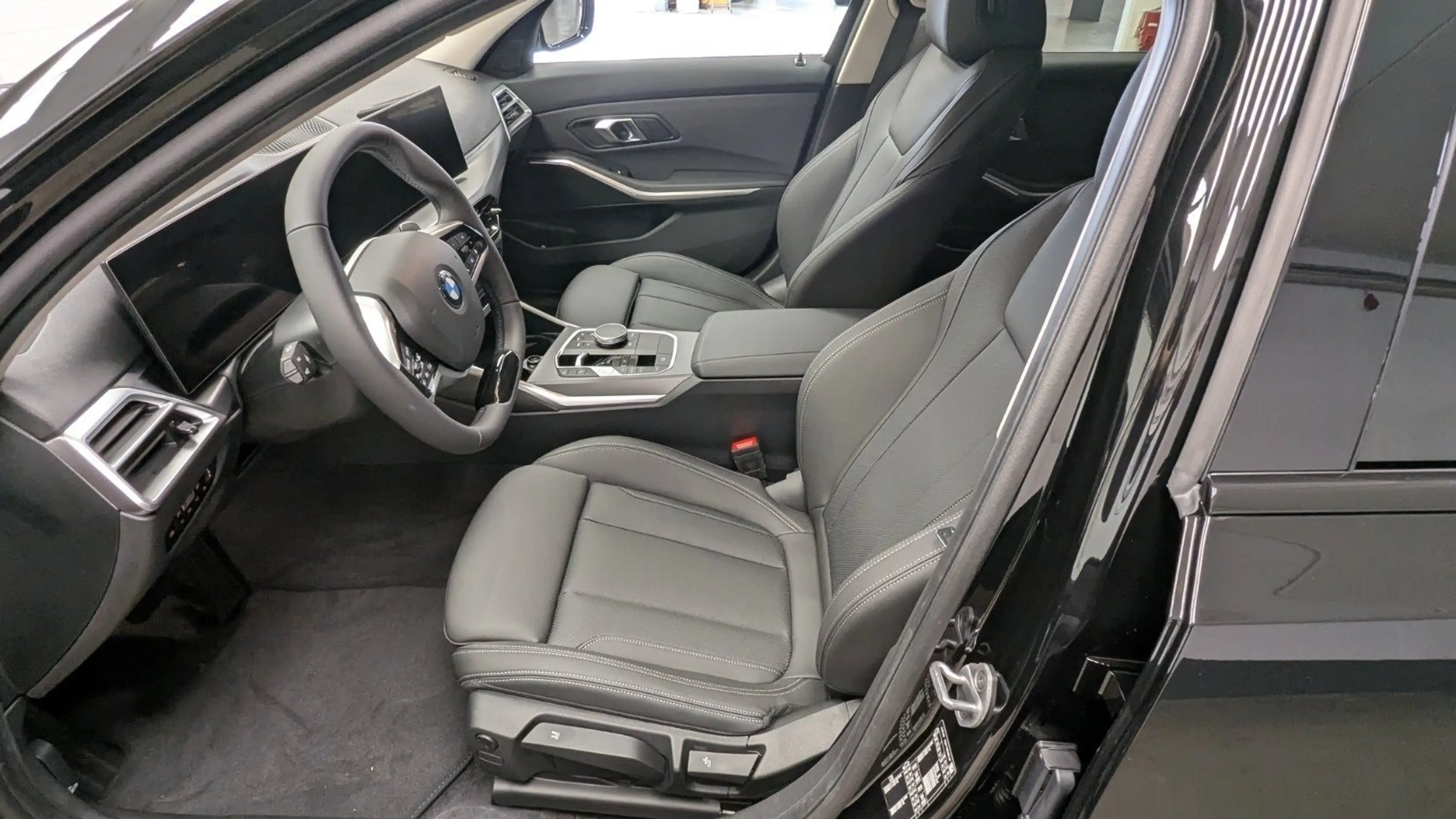 BMW 318 d Touring ACC RFK NAVI LED Sound Syst. DAB — photo 10