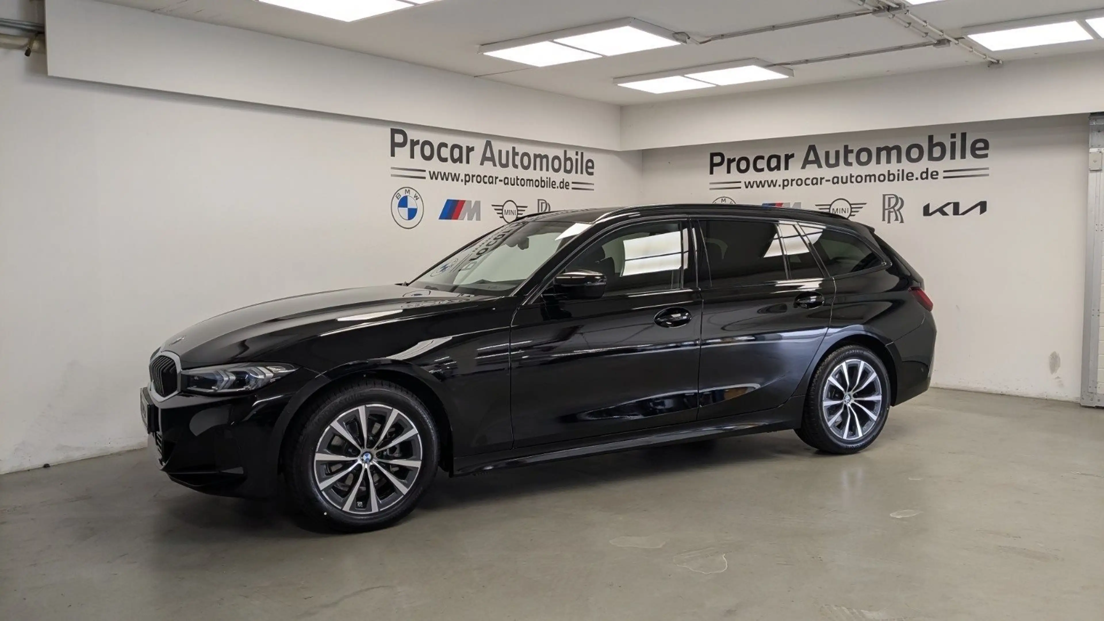 BMW 318 d Touring ACC RFK NAVI LED Sound Syst. DAB — photo 2