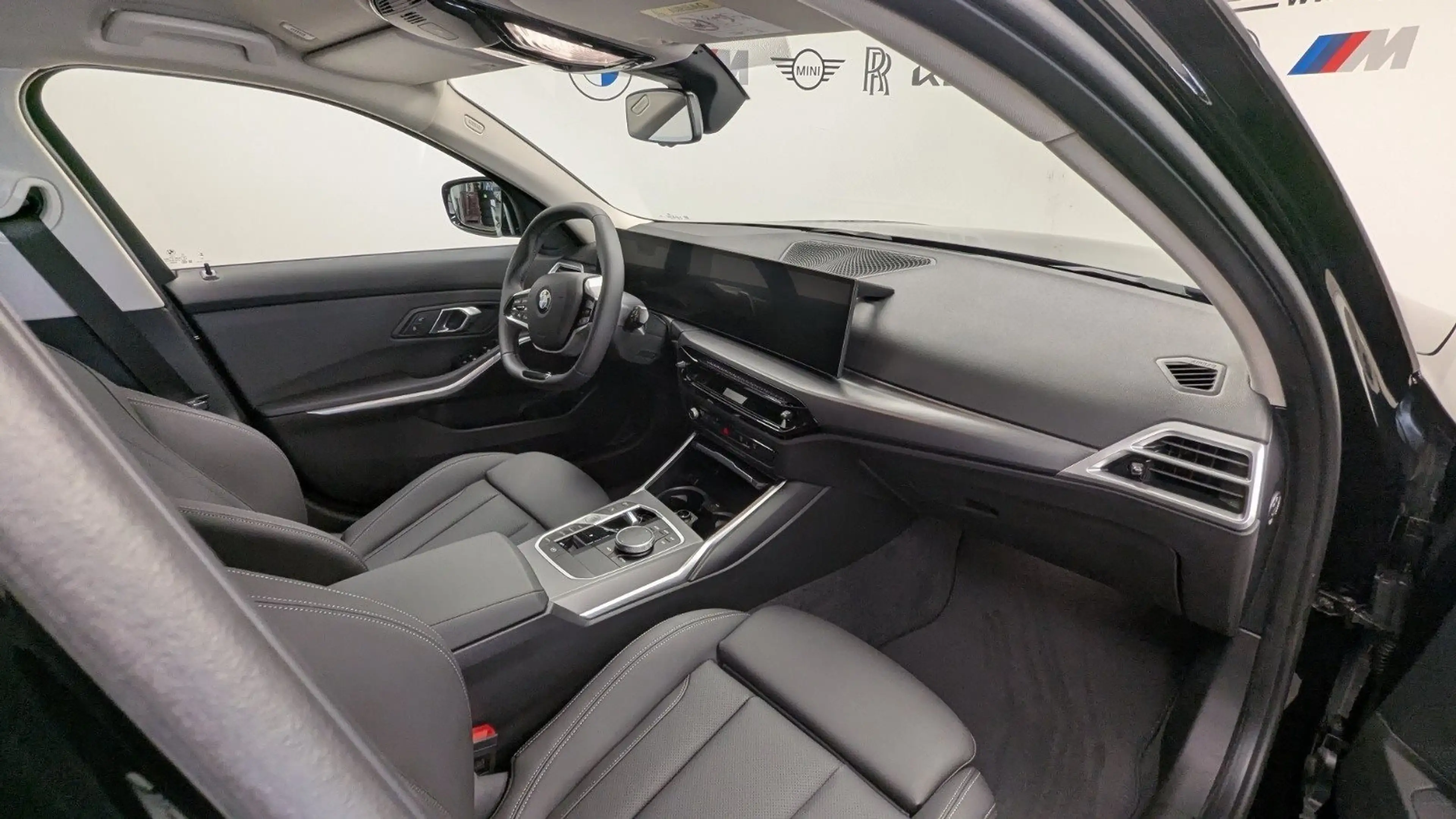 BMW 318 d Touring ACC RFK NAVI LED Sound Syst. DAB — photo 6