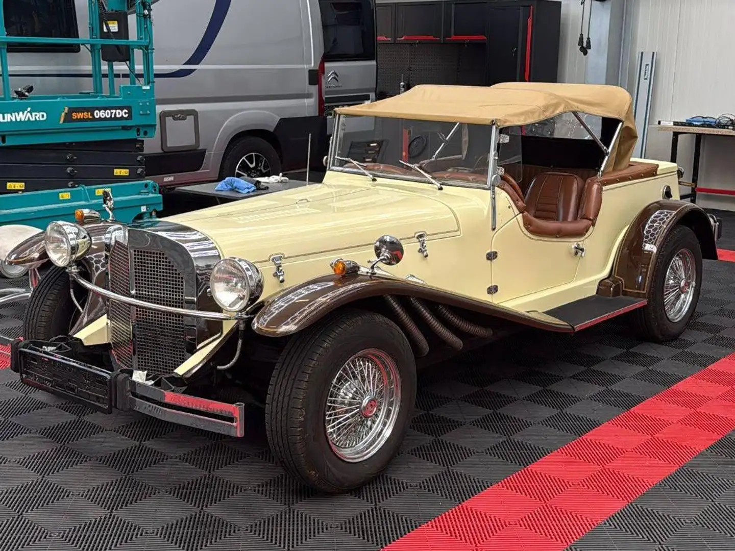 Oldtimer Mercedes Benz Nachbau SSK Beige - 2
