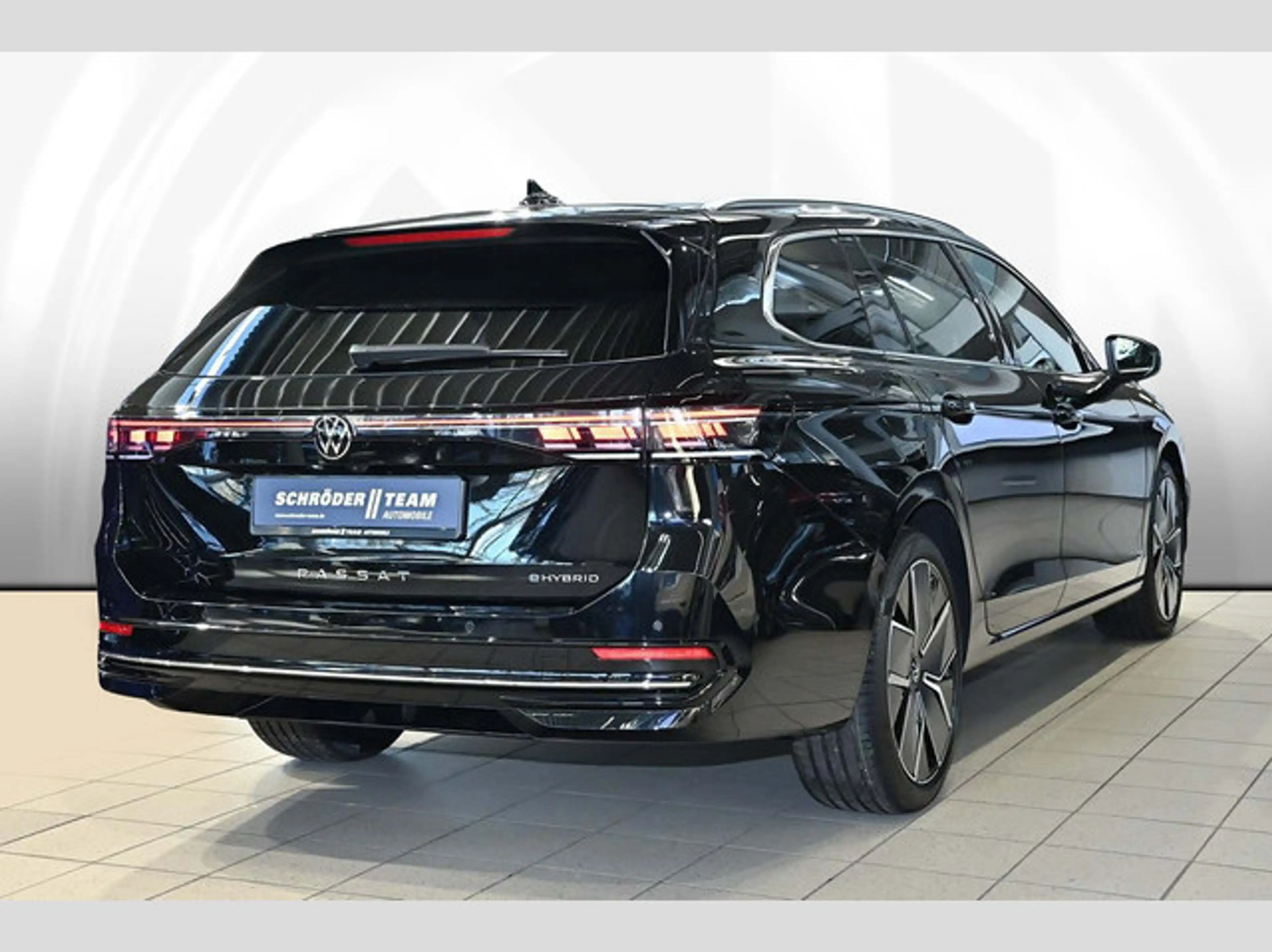 Volkswagen Passat Variant 1,5 l eHybrid DSG Elegance — photo 3