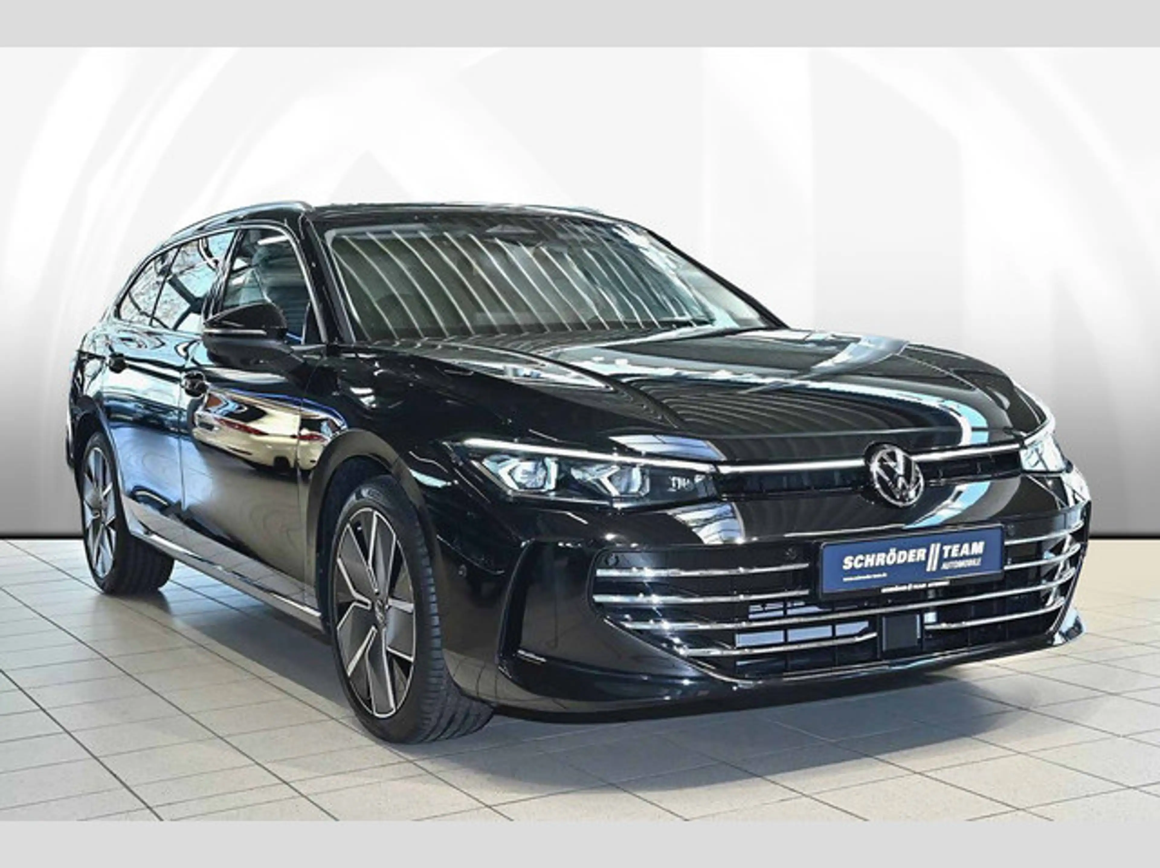Volkswagen Passat Variant 1,5 l eHybrid DSG Elegance — photo 2