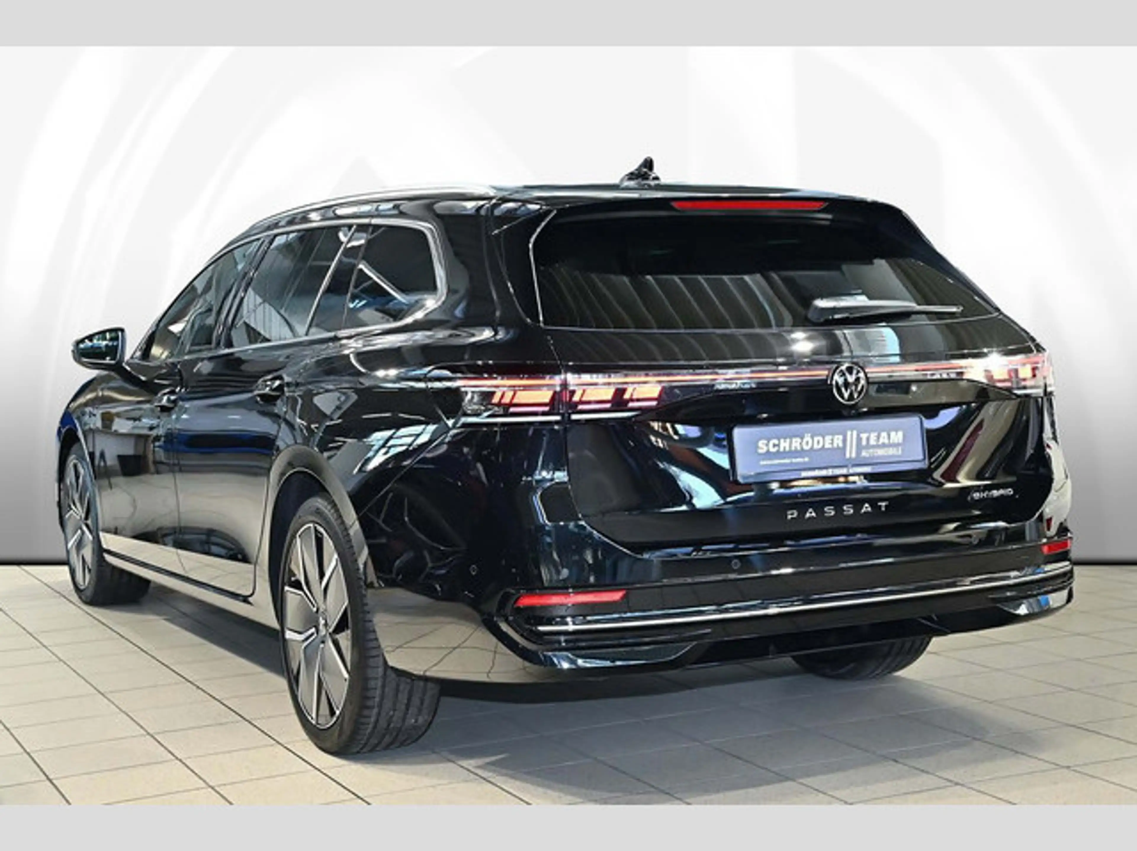 Volkswagen Passat Variant 1,5 l eHybrid DSG Elegance — photo 4