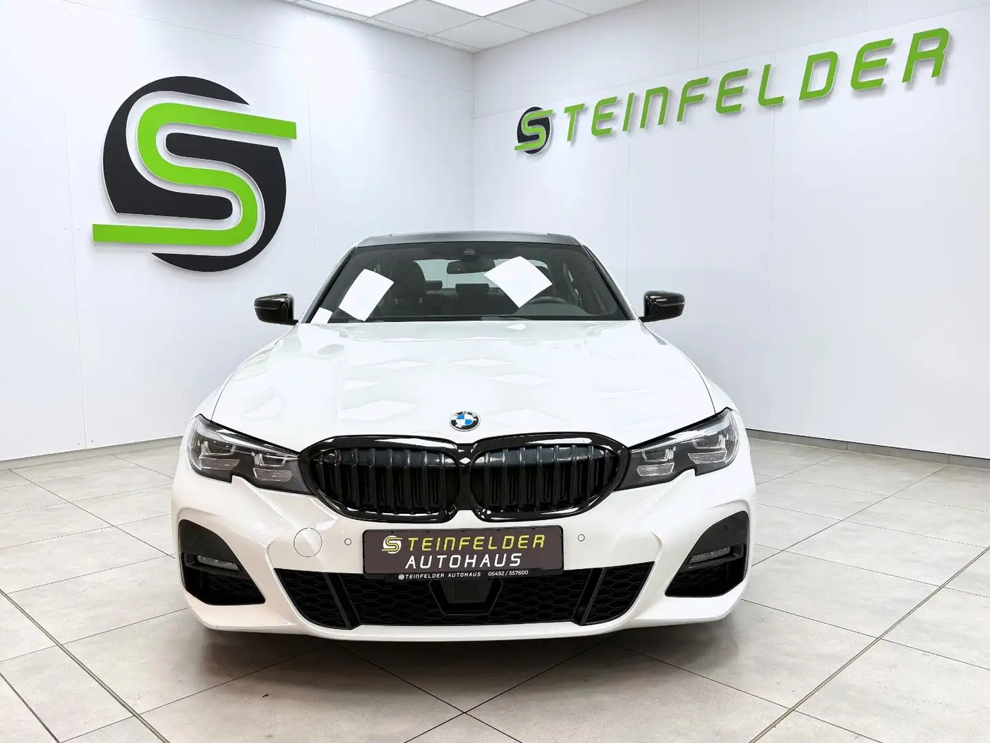 BMW 320 d M Sport / S-DACH / RKAM / NAVI / SHZ / LED Blanc - 2