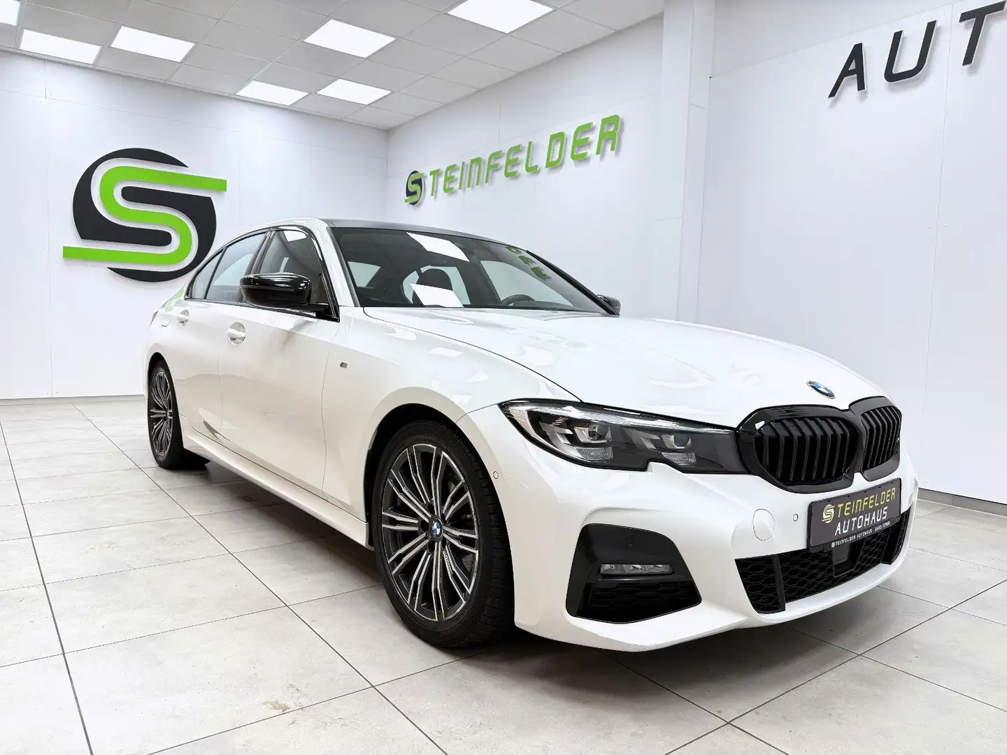 BMW 320 d M Sport / S-DACH / RKAM / NAVI / SHZ / LED Blanc - 1