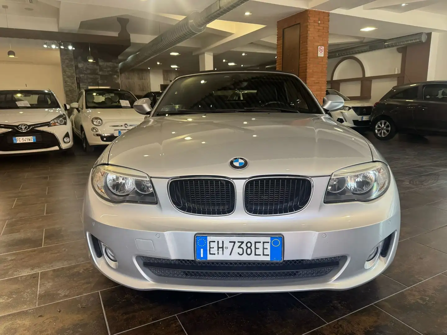 BMW 118 118d Cabrio 2.0 Attiva 143cv Argento - 2
