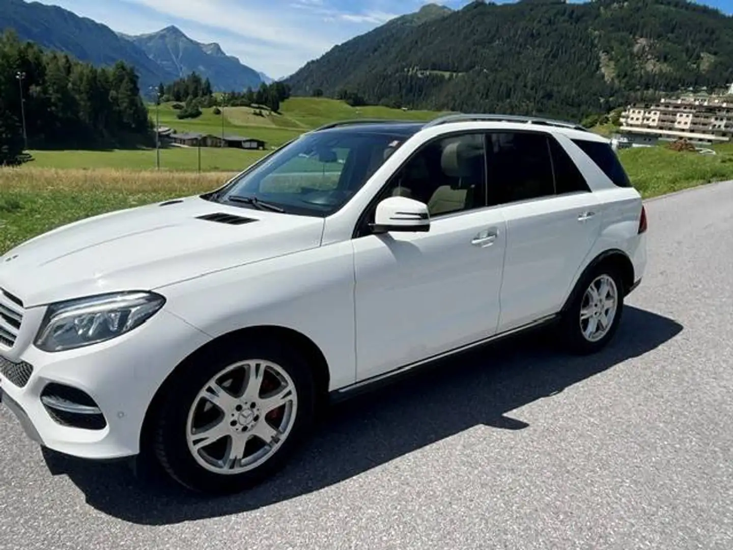 Mercedes-Benz GLE 350 GLE 350 d 4Matic Austria Edition Weiß - 2