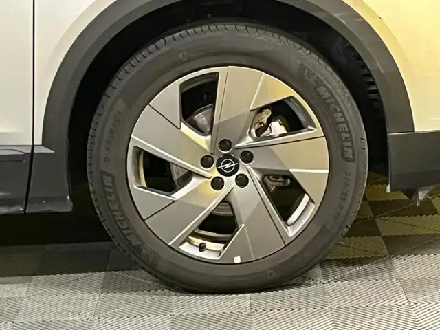 Opel Grandland view 2