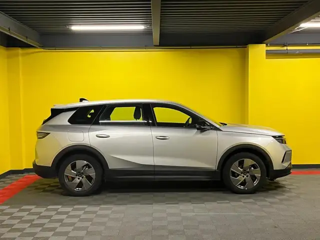 Opel Grandland view 9