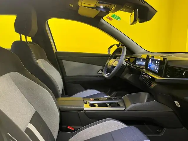 Opel Grandland view 3