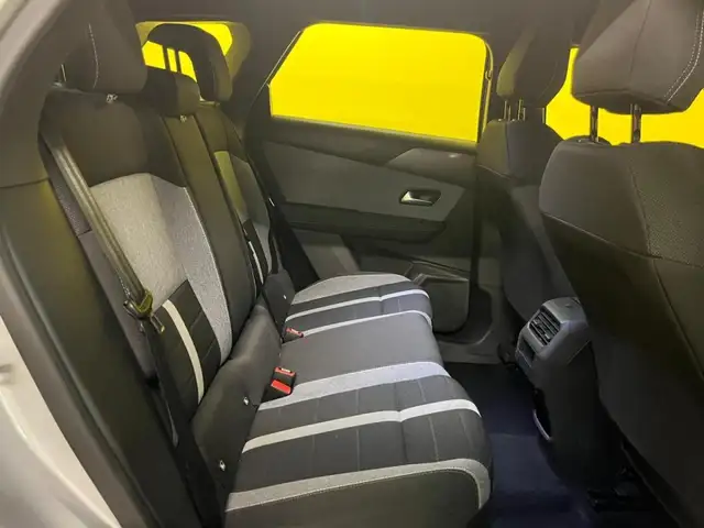 Opel Grandland view 5