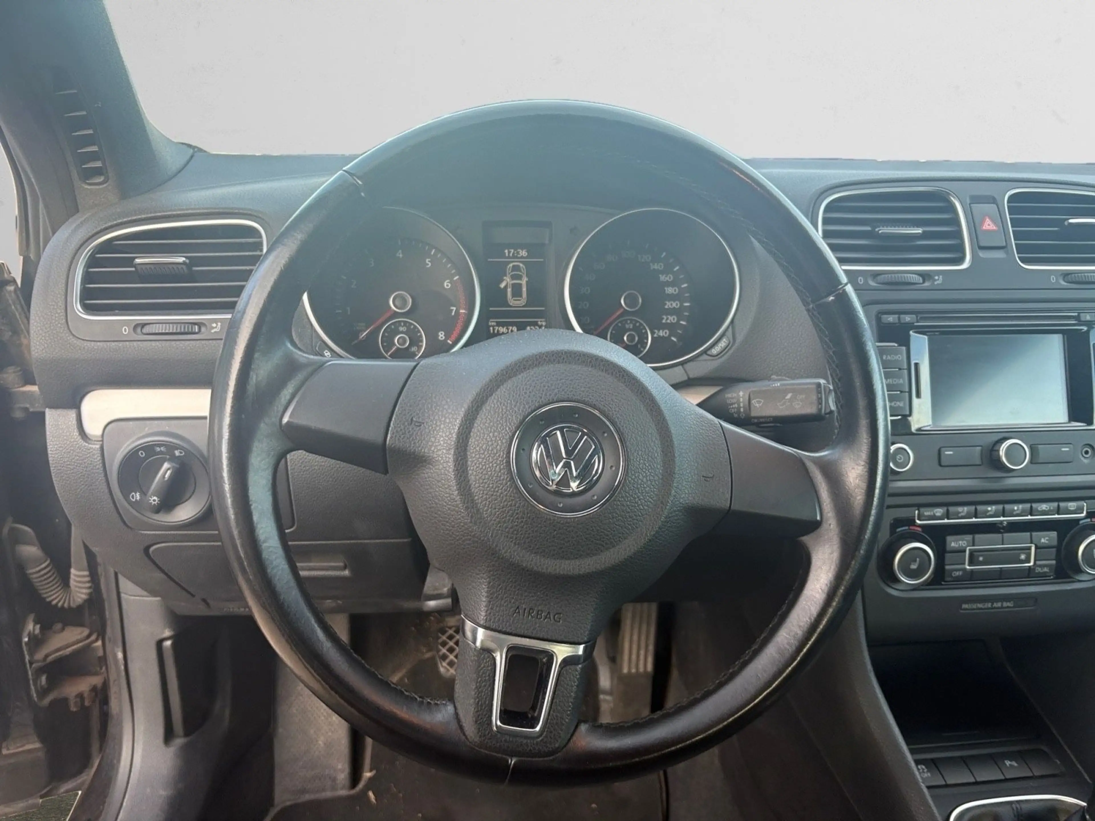 Volkswagen Golf VI Cabriolet Basis — photo 15