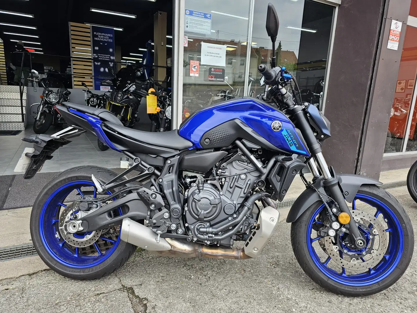 Yamaha MT-07 Bleu - 1