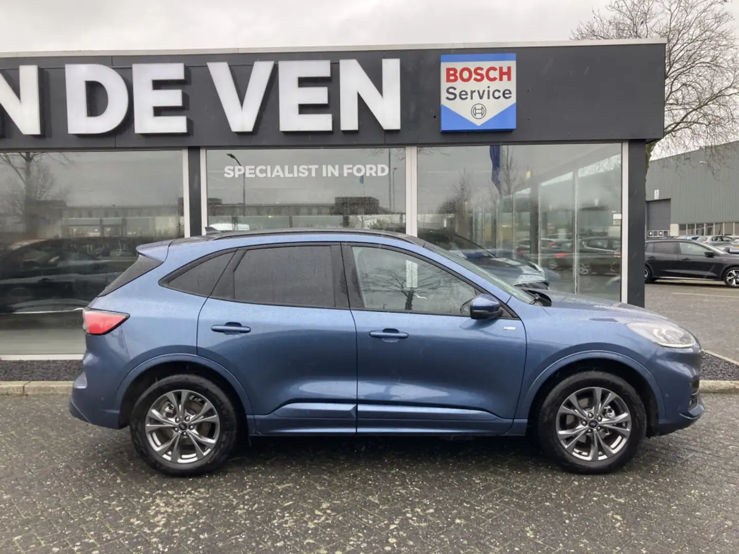 Ford Kuga 2.5 PHEV ST-Line 225pk/165kW e-CVT Automaat | 0216 Blauw - 2