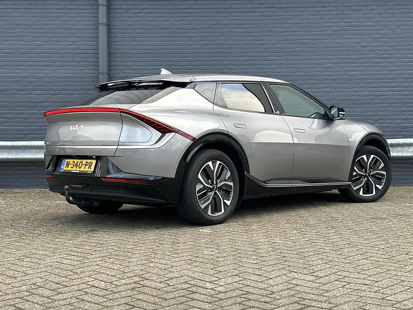 Kia EV6 Plus 77.4 kWh | € 17.300,- NETTO! | Leder | Meridi Grijs - 2