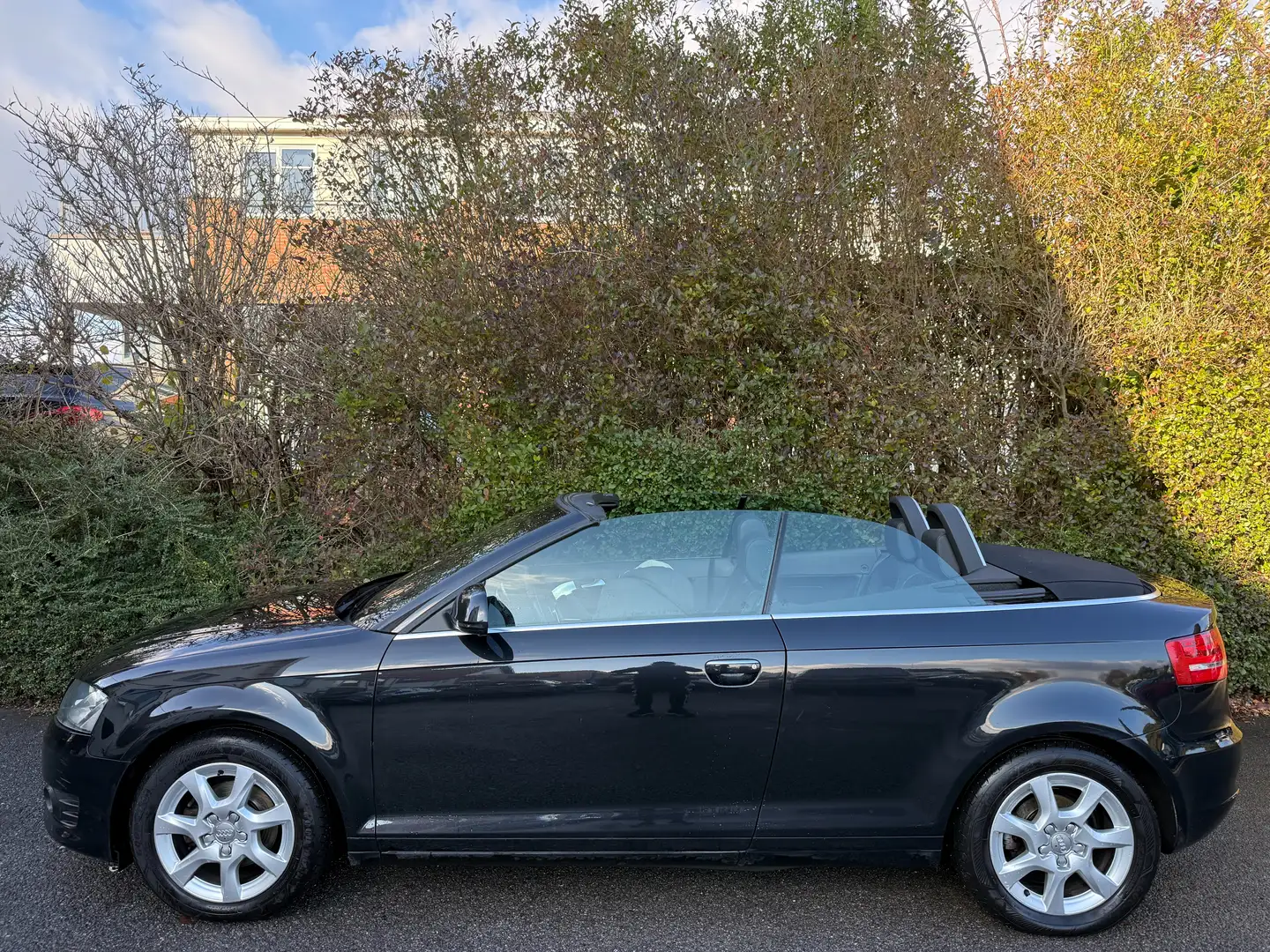 Audi A3 Cabriolet 1.6 TDi+AIRCO+CUIR+JANTES+EURO 5 Noir - 2