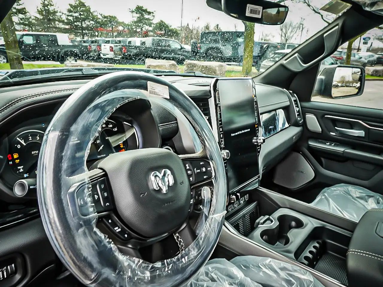 RAM 1500 снимка RAM 1500