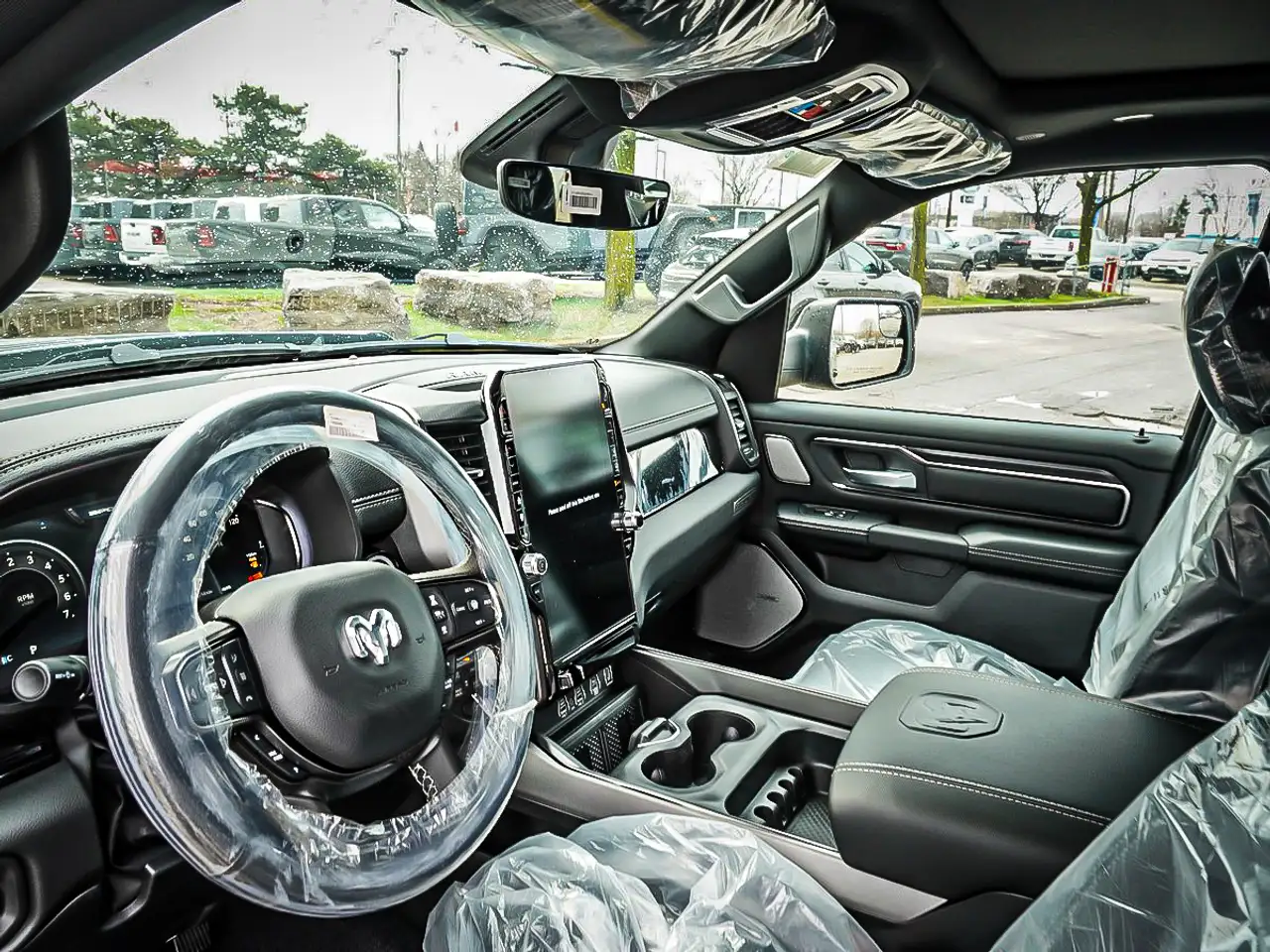 RAM 1500 снимка RAM 1500