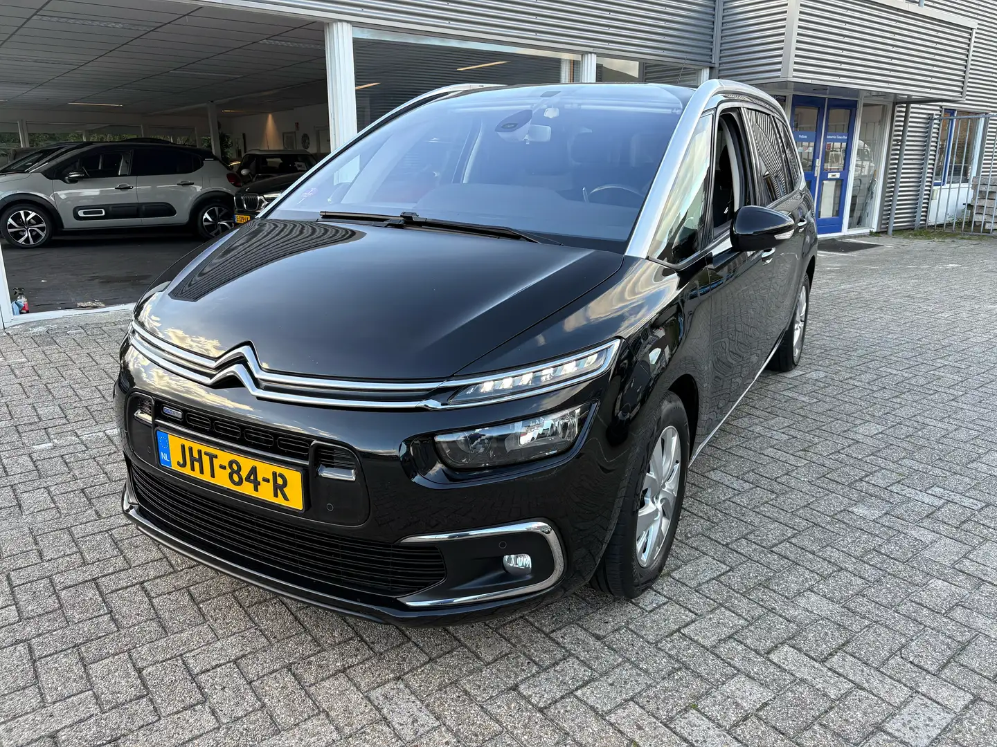 Citroen Grand C4 Picasso 1.2 PureTech Feel Zwart - 1