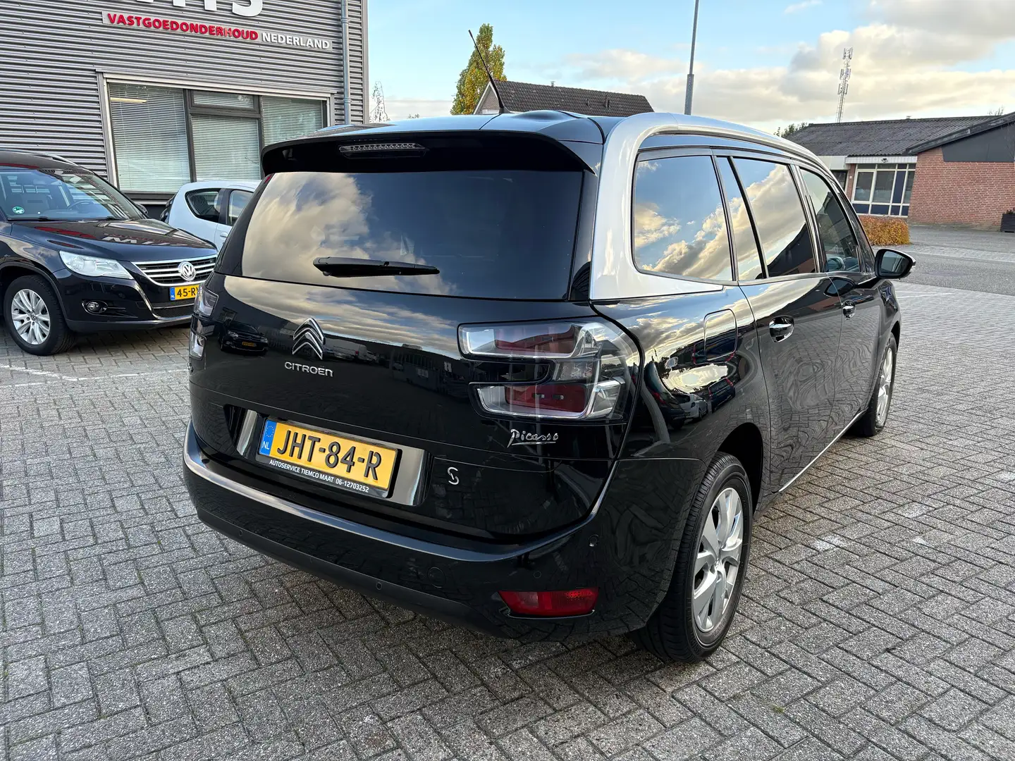 Citroen Grand C4 Picasso 1.2 PureTech Feel Zwart - 2