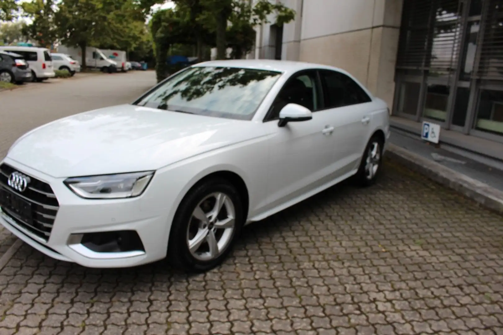 Audi A4 35 TDI S tronic S line~ 1 HAND Weiß - 1