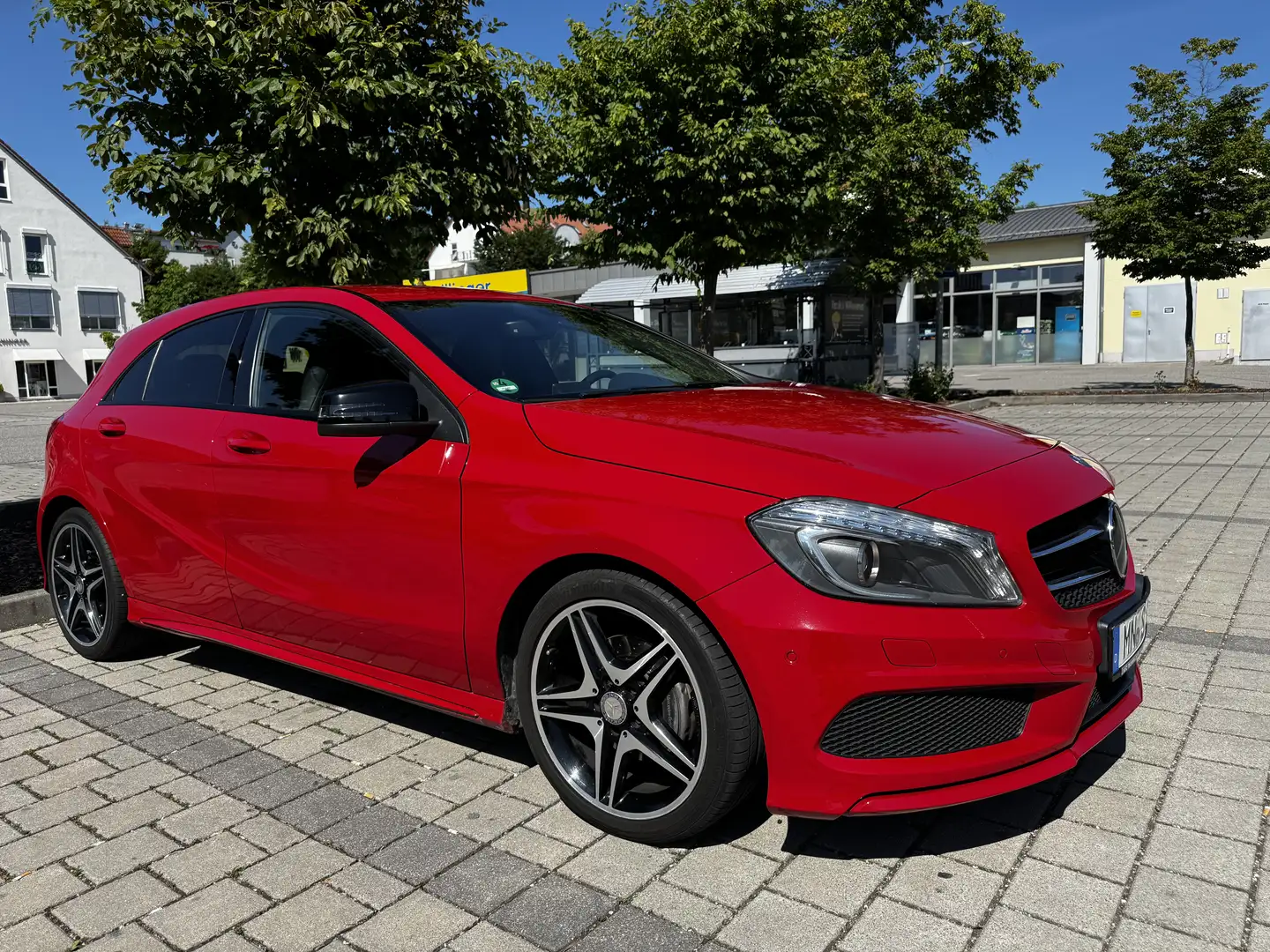 Mercedes-Benz A 200 A 200 CDI BlueEfficiency (176.001) Красный - 1