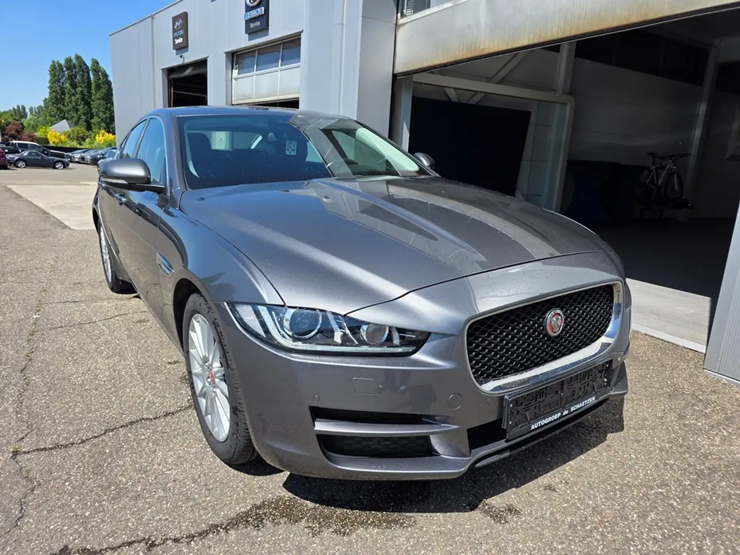 Jaguar XE GARANTIE - AUTOMAAT - NAVIGATIE Grey - 1