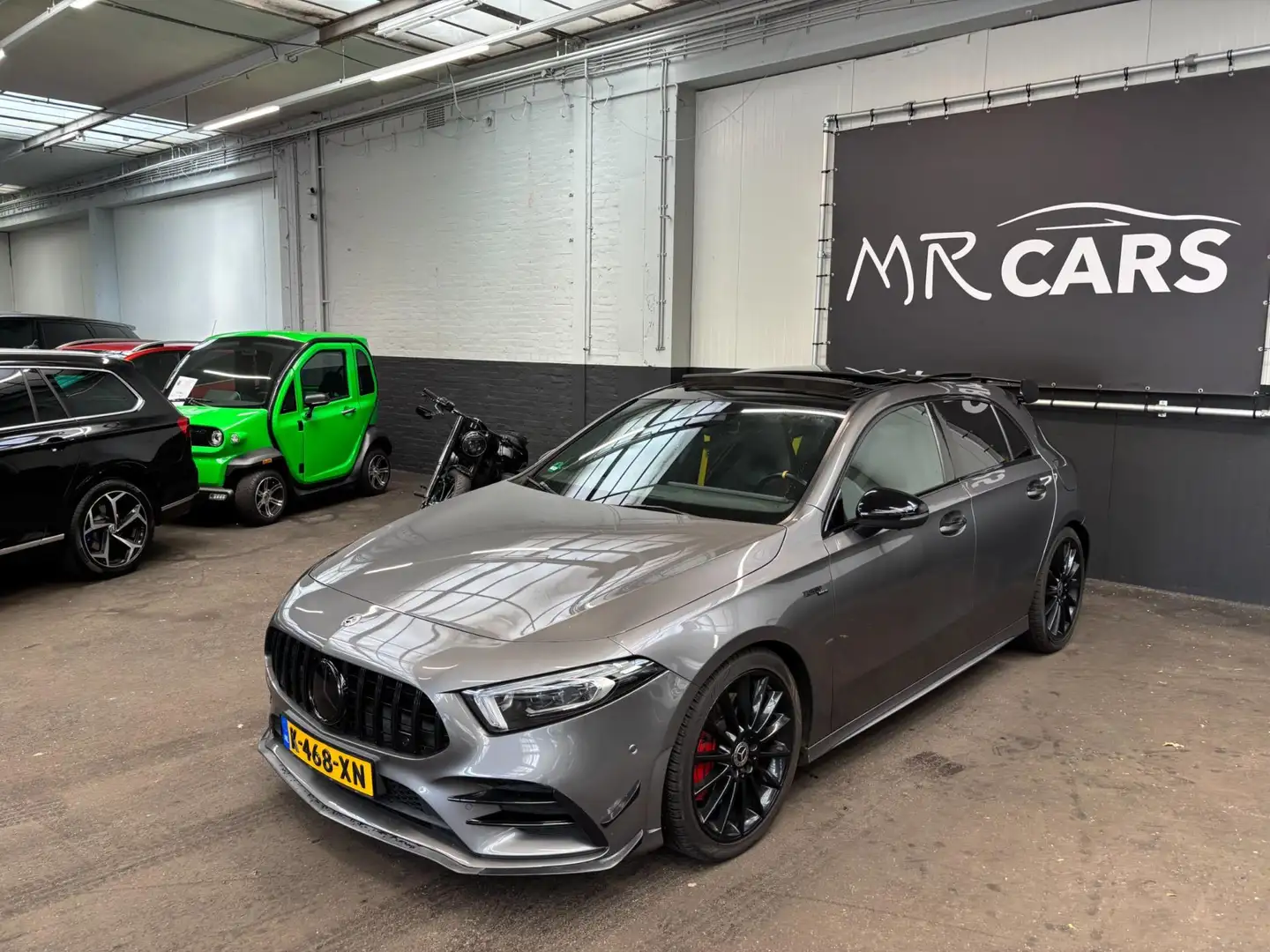 Mercedes-Benz A 250 Premium Plus compleet a35 AMG Edition 1 Grijs - 2