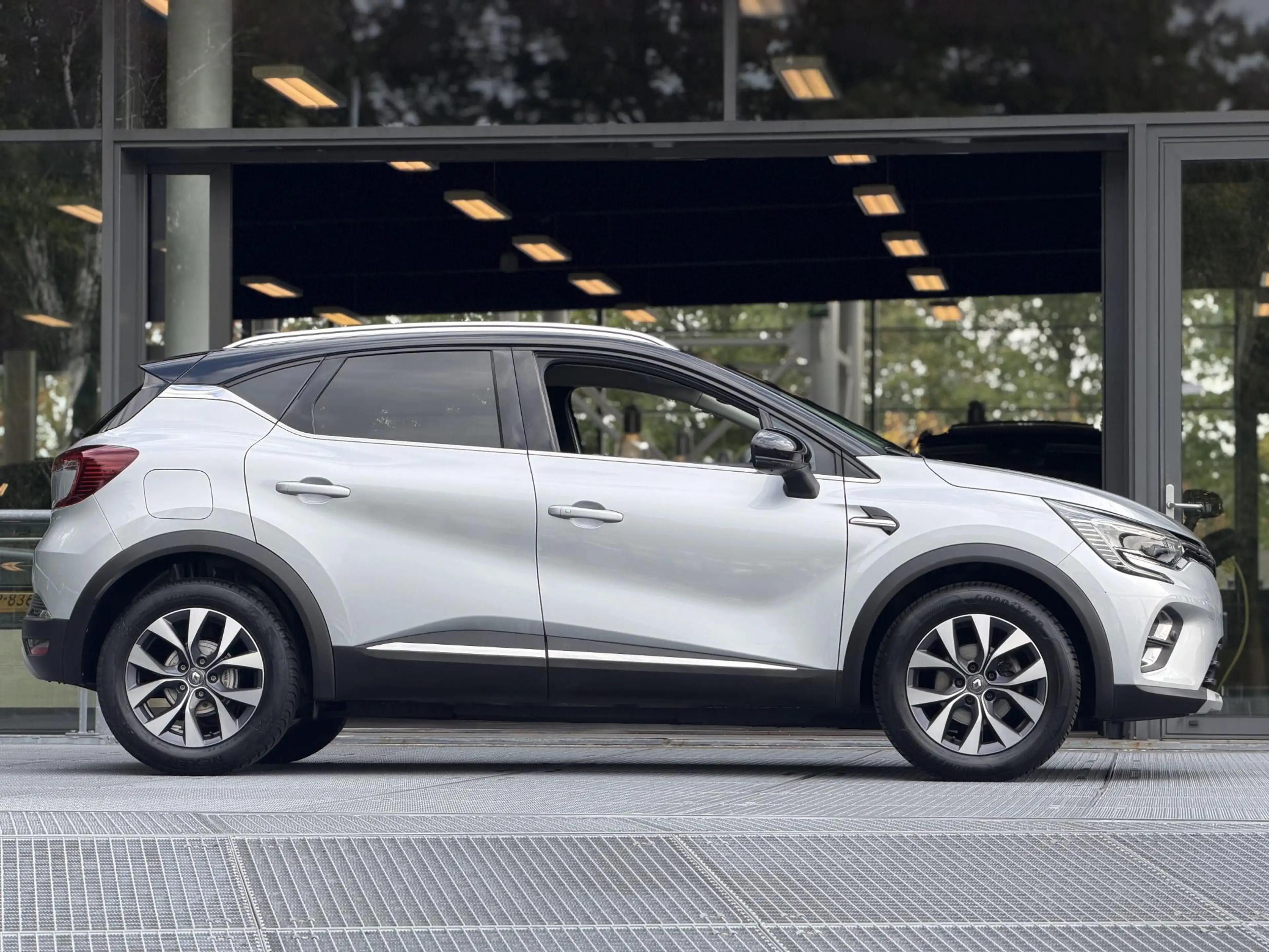 Renault Captur 1.3 TCe 130 Edition One | Dodehoekdetectie | Achte — photo 16
