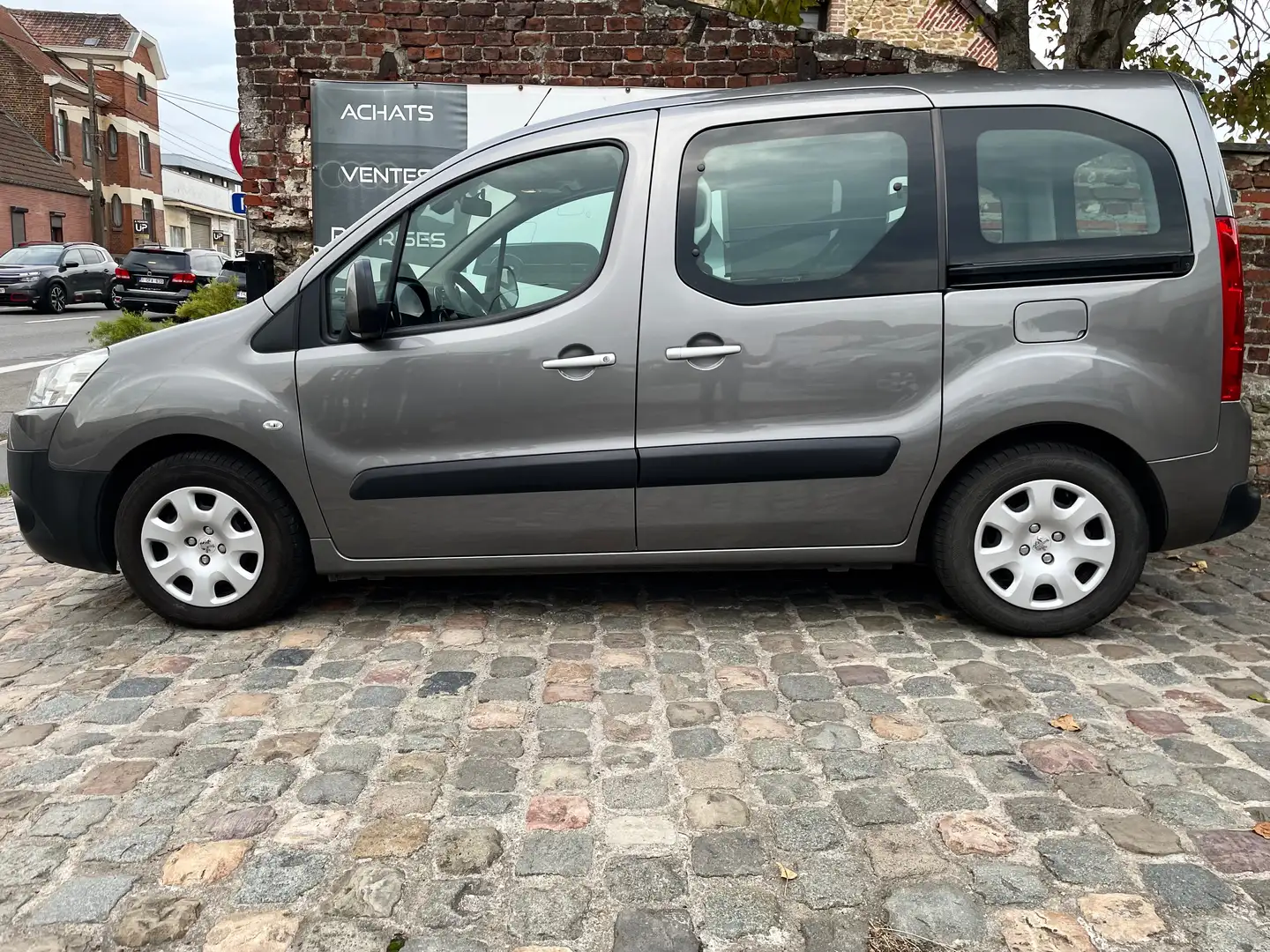 Peugeot Partner Partner Tepee 1.6 HDi *AUTOMATIQUE*CARNET COMPLET* Grau - 2