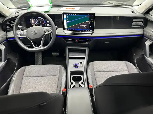 Volkswagen Tiguan view 12