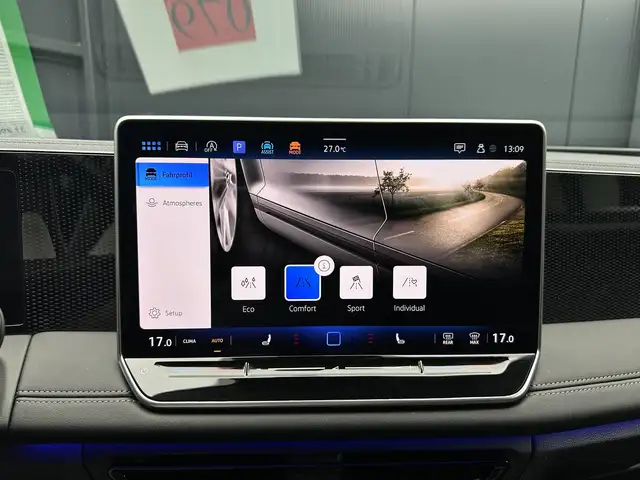 Volkswagen Tiguan view 24