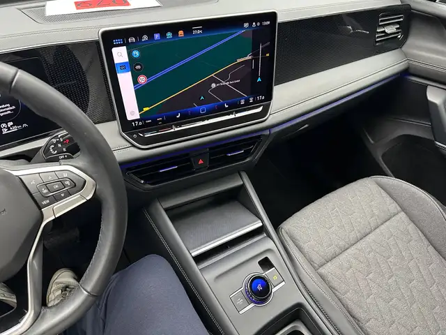 Volkswagen Tiguan view 19