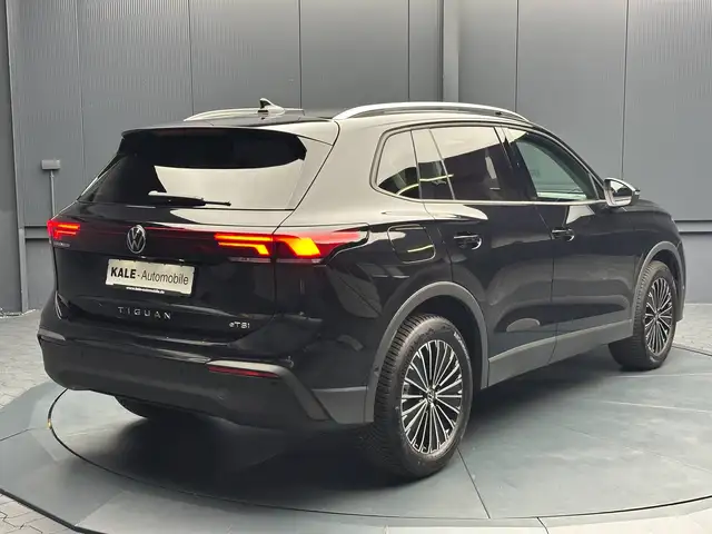 Volkswagen Tiguan view 5