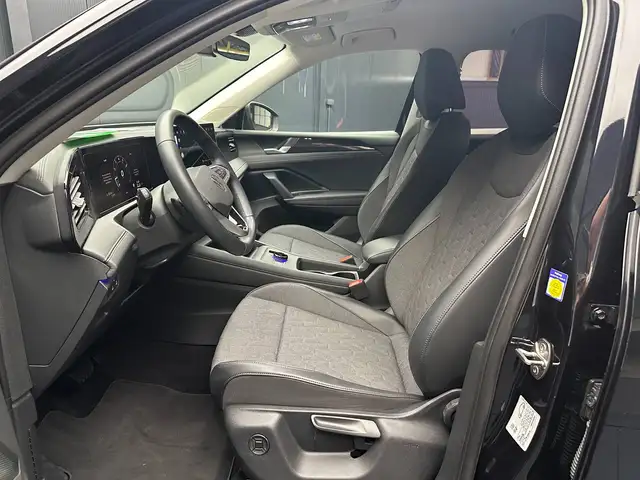 Volkswagen Tiguan view 14