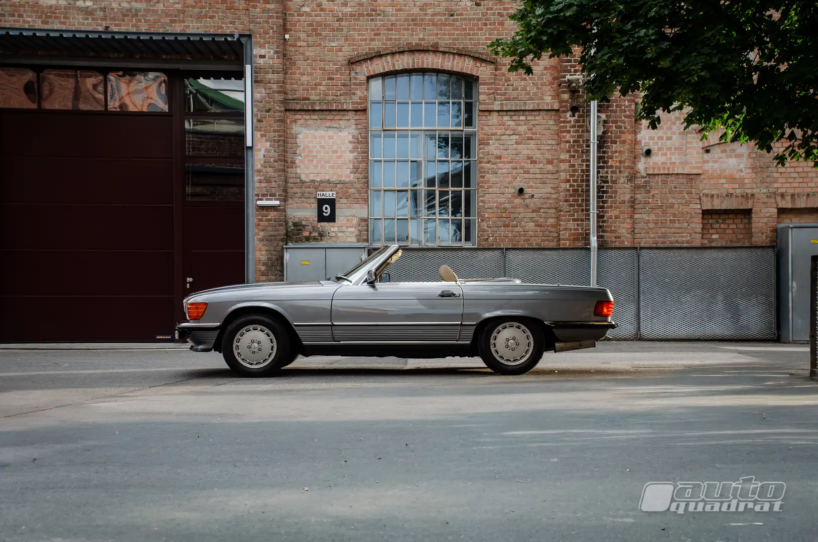 Mercedes-Benz SL 560 R107 - Cabrio Grau - 1