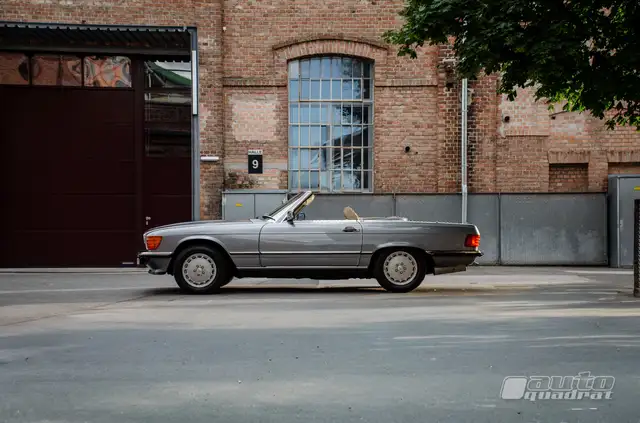 Mercedes-Benz SL 560 R107 - Cabrio