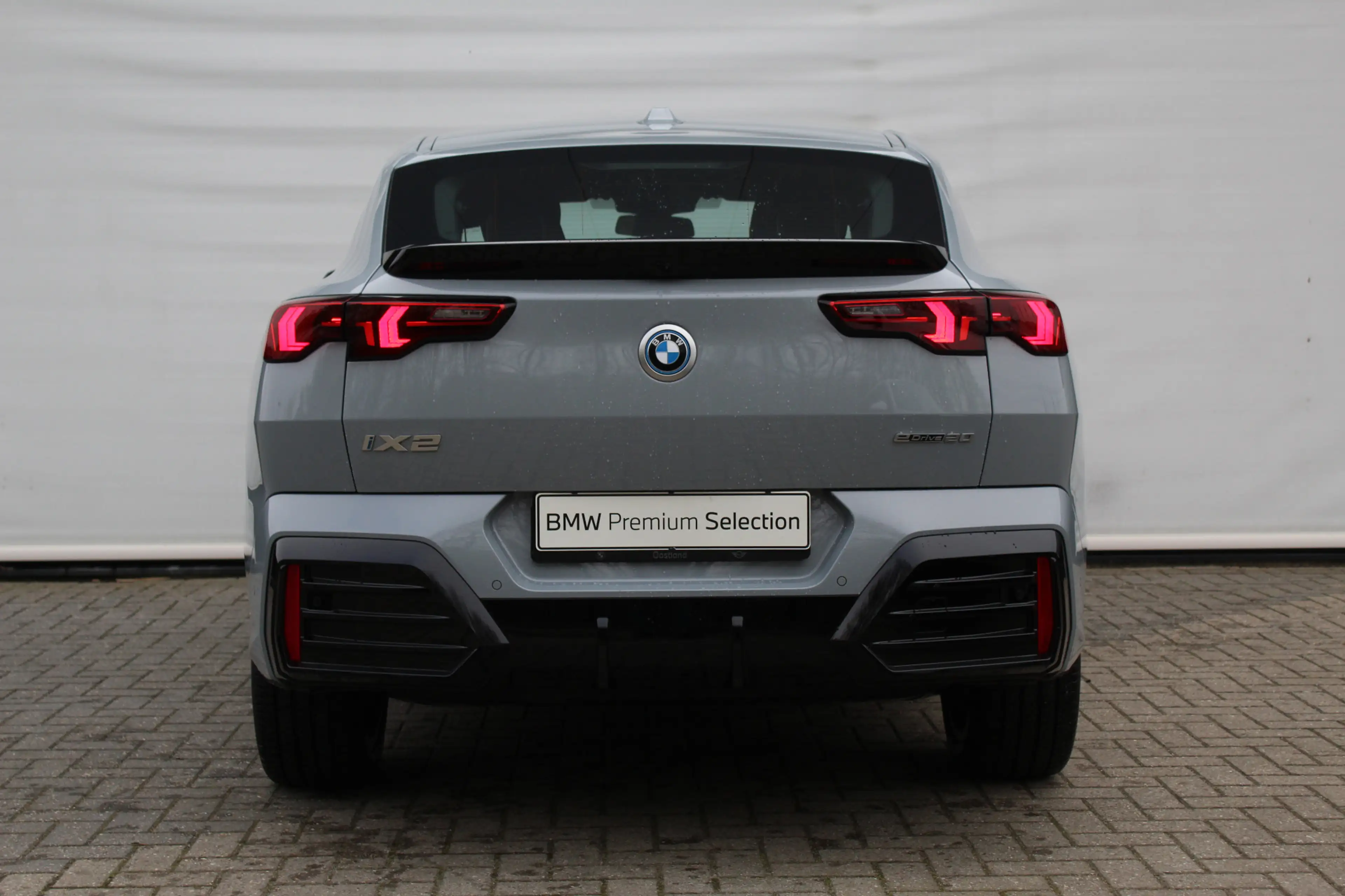 BMW iX2 eDrive20 M Sport / Sportstoelen / Achteruitrijcame — photo 6