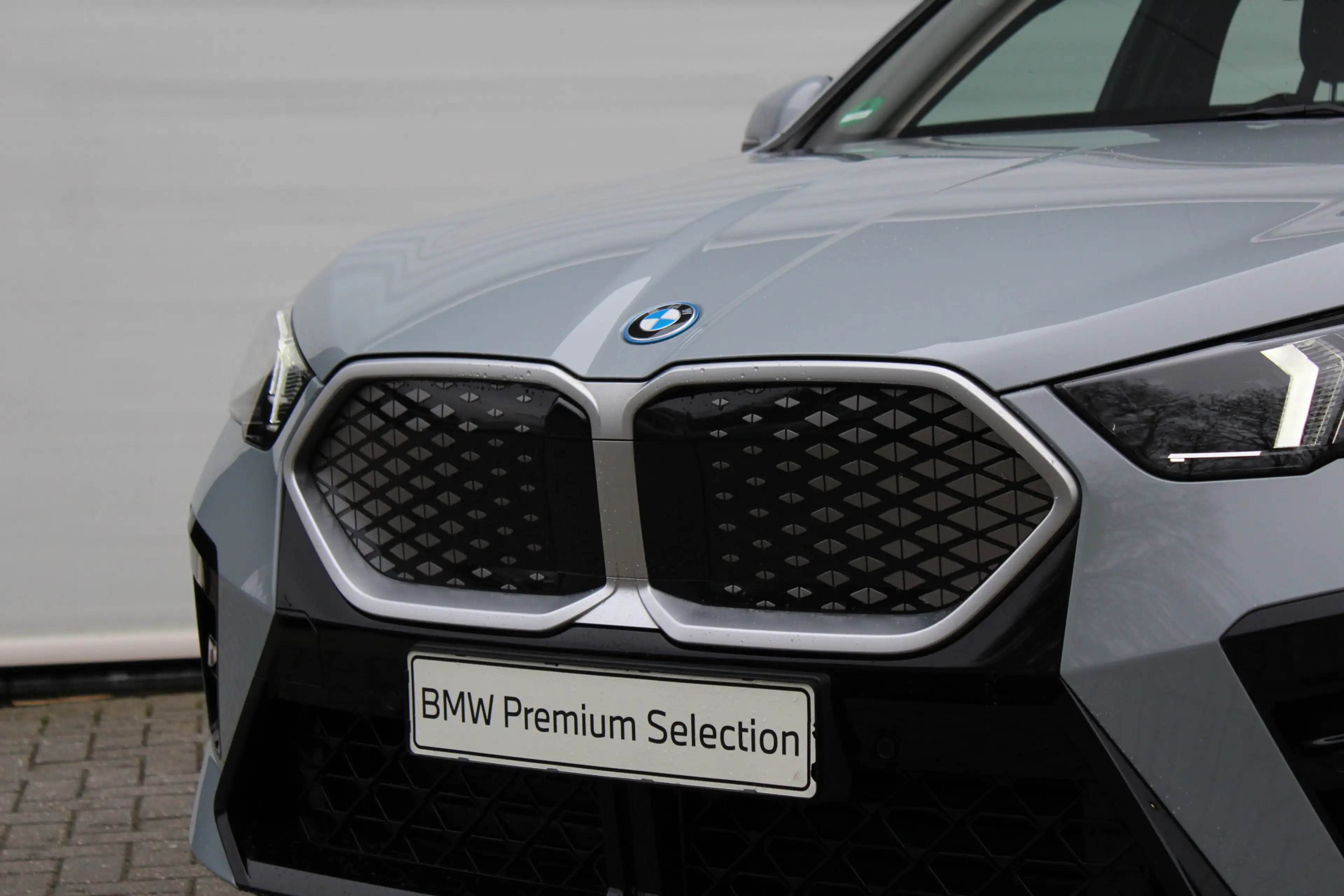 BMW iX2 eDrive20 M Sport / Sportstoelen / Achteruitrijcame — photo 15