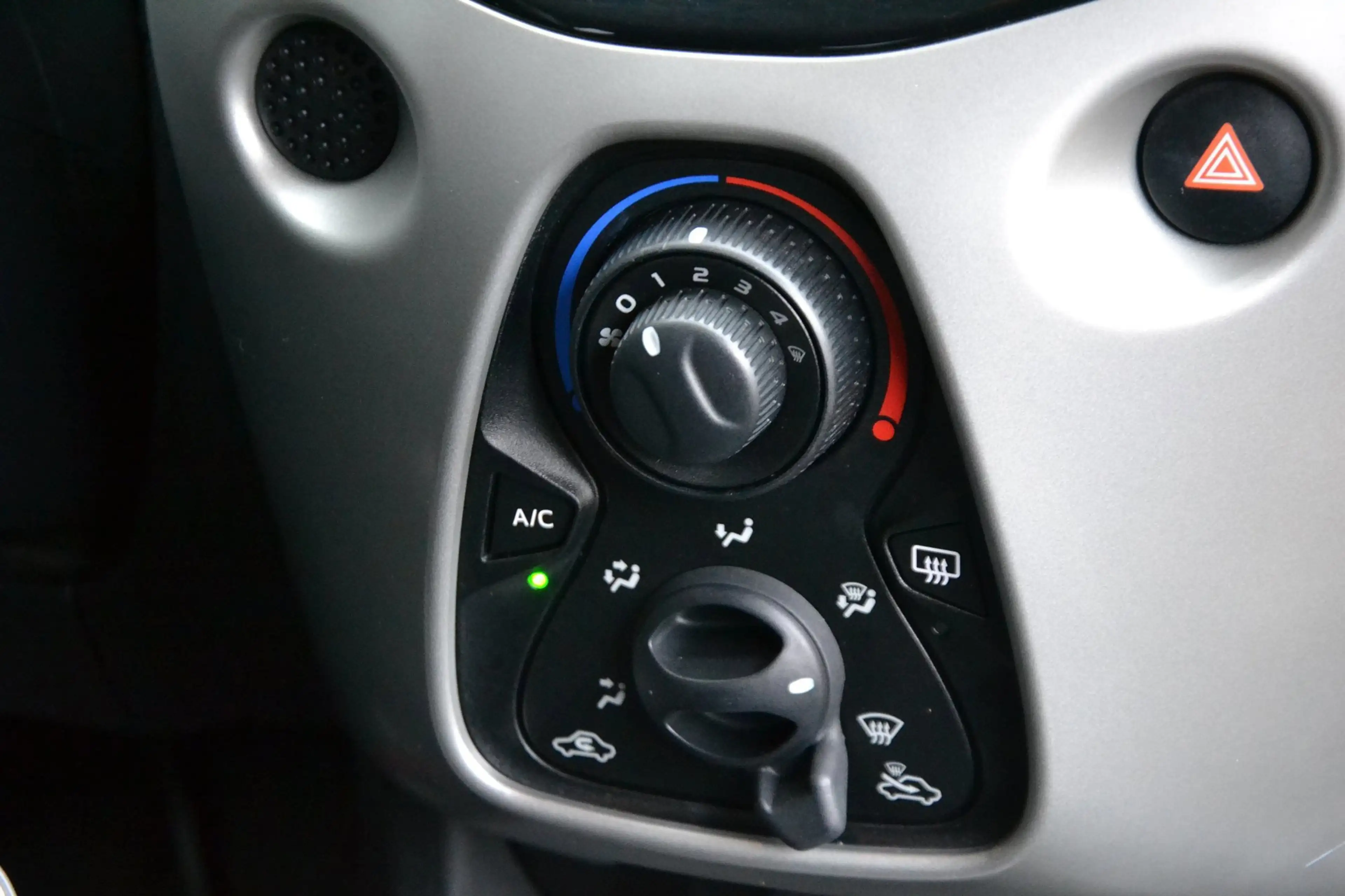 Toyota Aygo 1.0 VVT-i x 5-Deurs 6 Maanden Garantie! | Camera | — photo 13