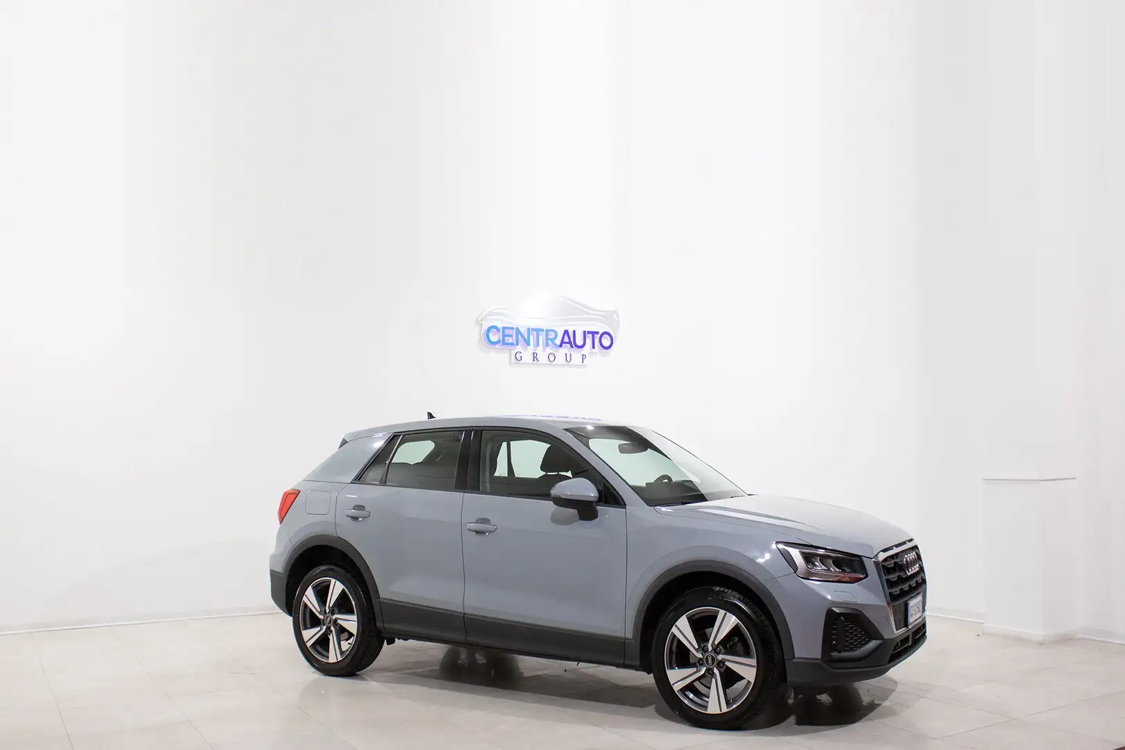 Audi Q2 30 TDI S-TRONIC ADMIRED *MMI PLUS, CERCHI 18''* Grigio - 2