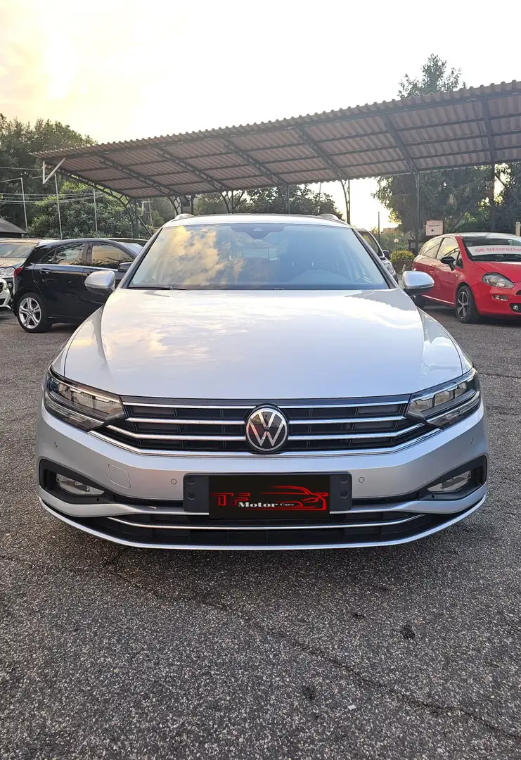 Volkswagen Passat Variant Passat VIII 2.0 tdi Business 122cv dsg Argento - 1