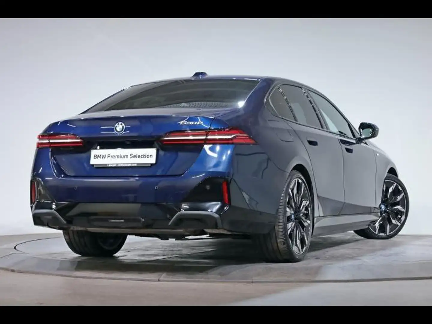 BMW 530 e Berline Kit M Sport Bleu - 2