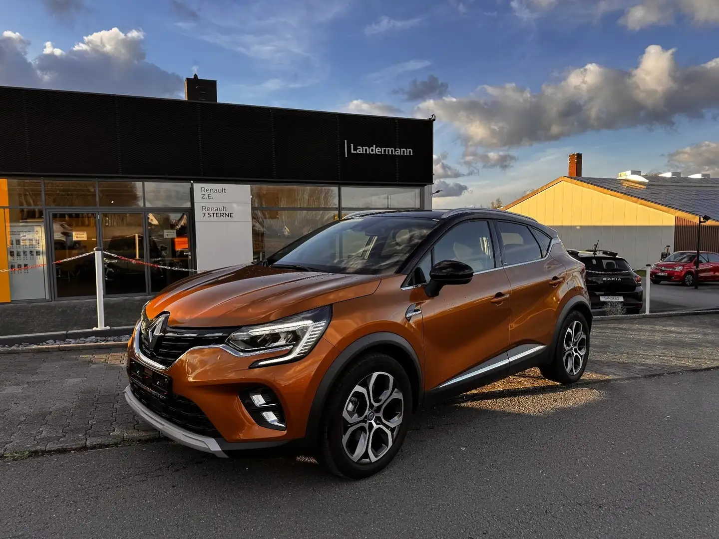 Renault Captur INTENS E-TECH PLUG-IN 160 BOSE+SITZH+RFK Orange - 2