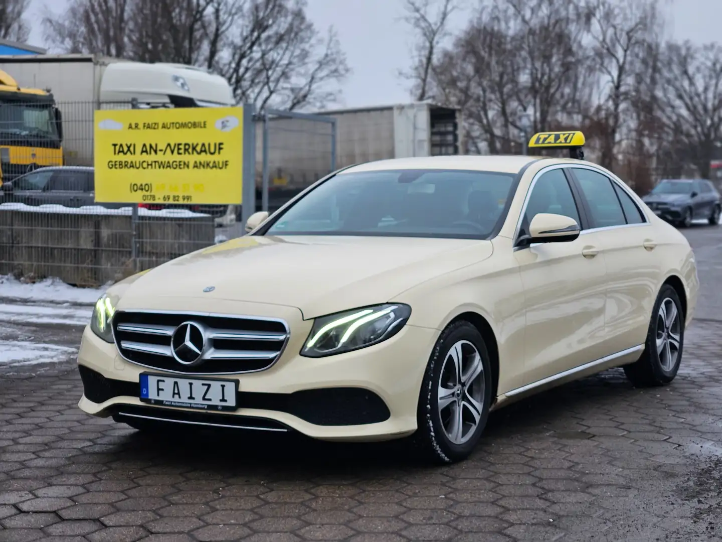 Mercedes-Benz E 200 E 200 d 9G-TRONIC Avantgarde Navi Kamera Taxipaket Beige - 1