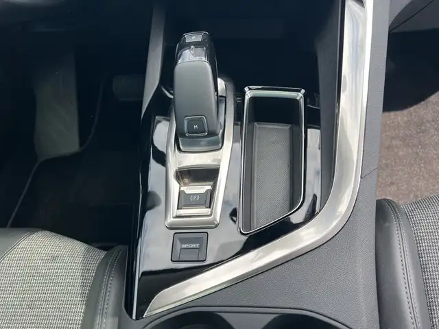 Peugeot 3008 view 11