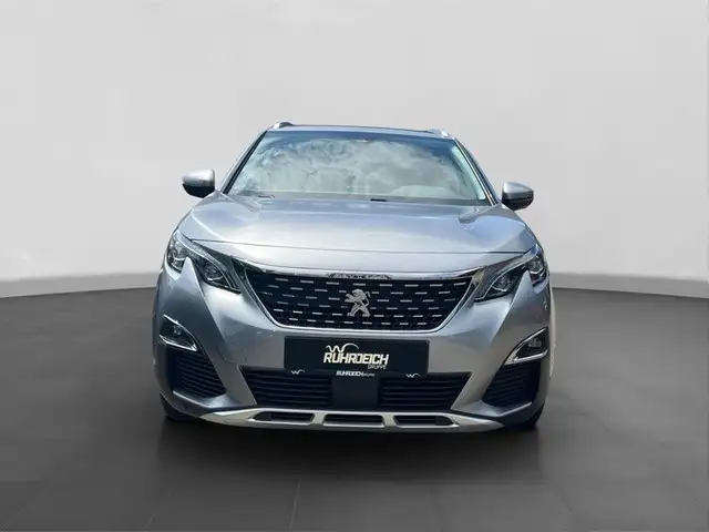 Peugeot 3008 view 5